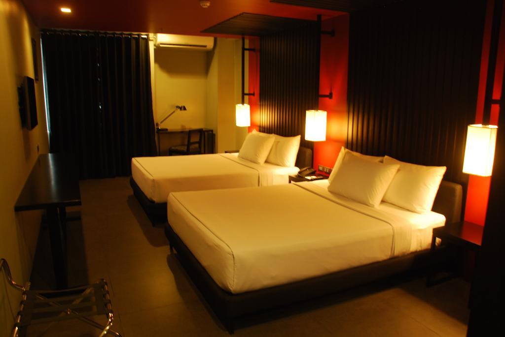 Amelie Hotel Manila Exterior photo
