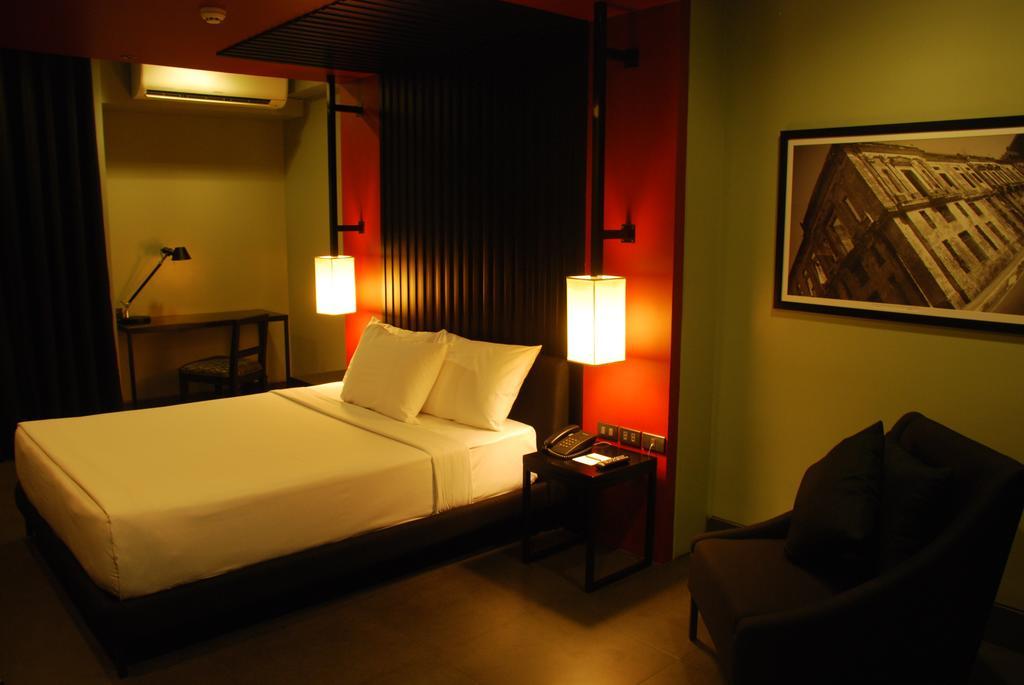 Amelie Hotel Manila Exterior photo