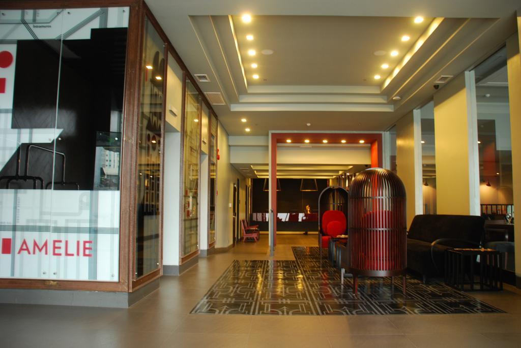 Amelie Hotel Manila Exterior photo
