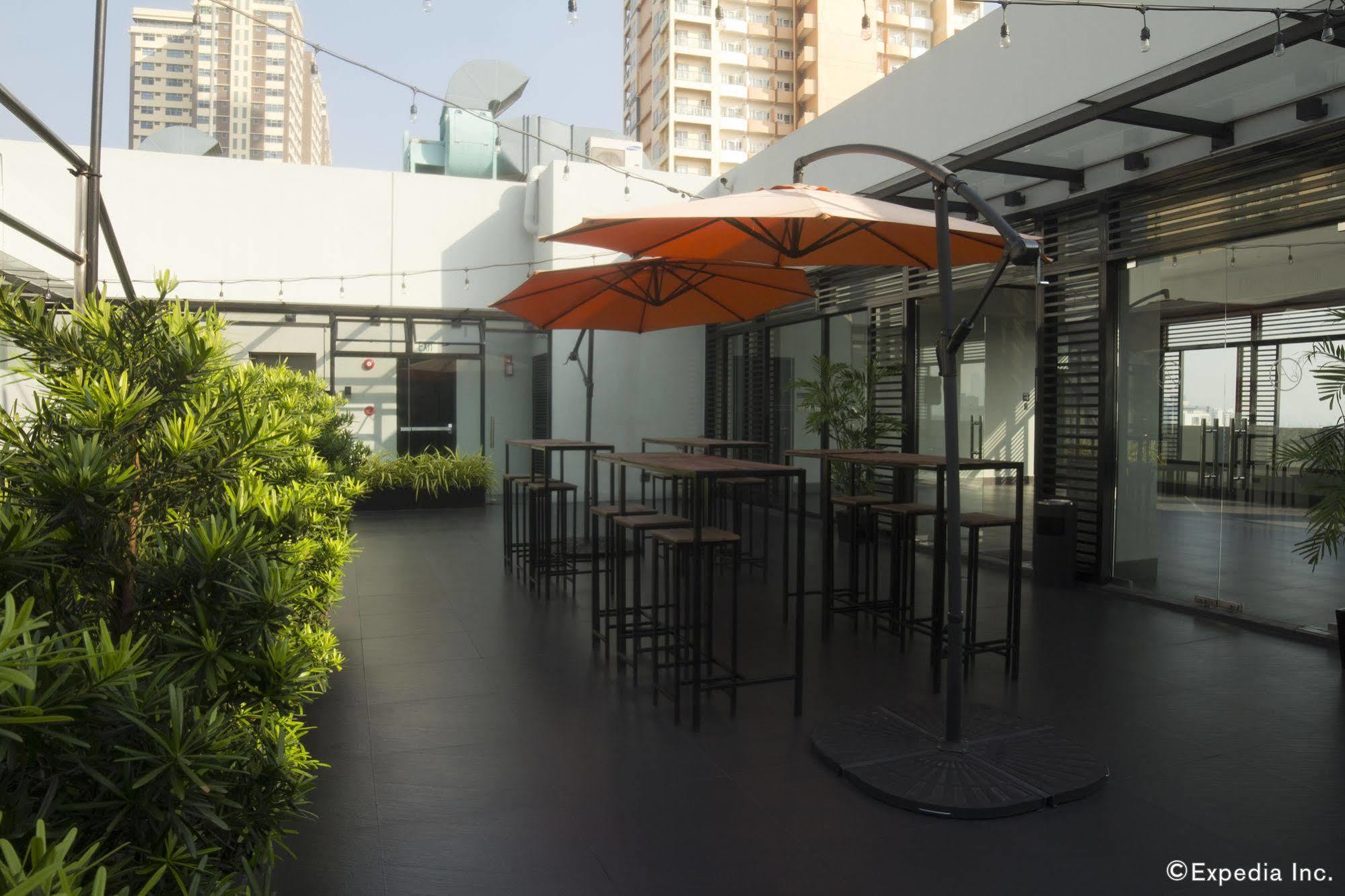 Amelie Hotel Manila Exterior photo