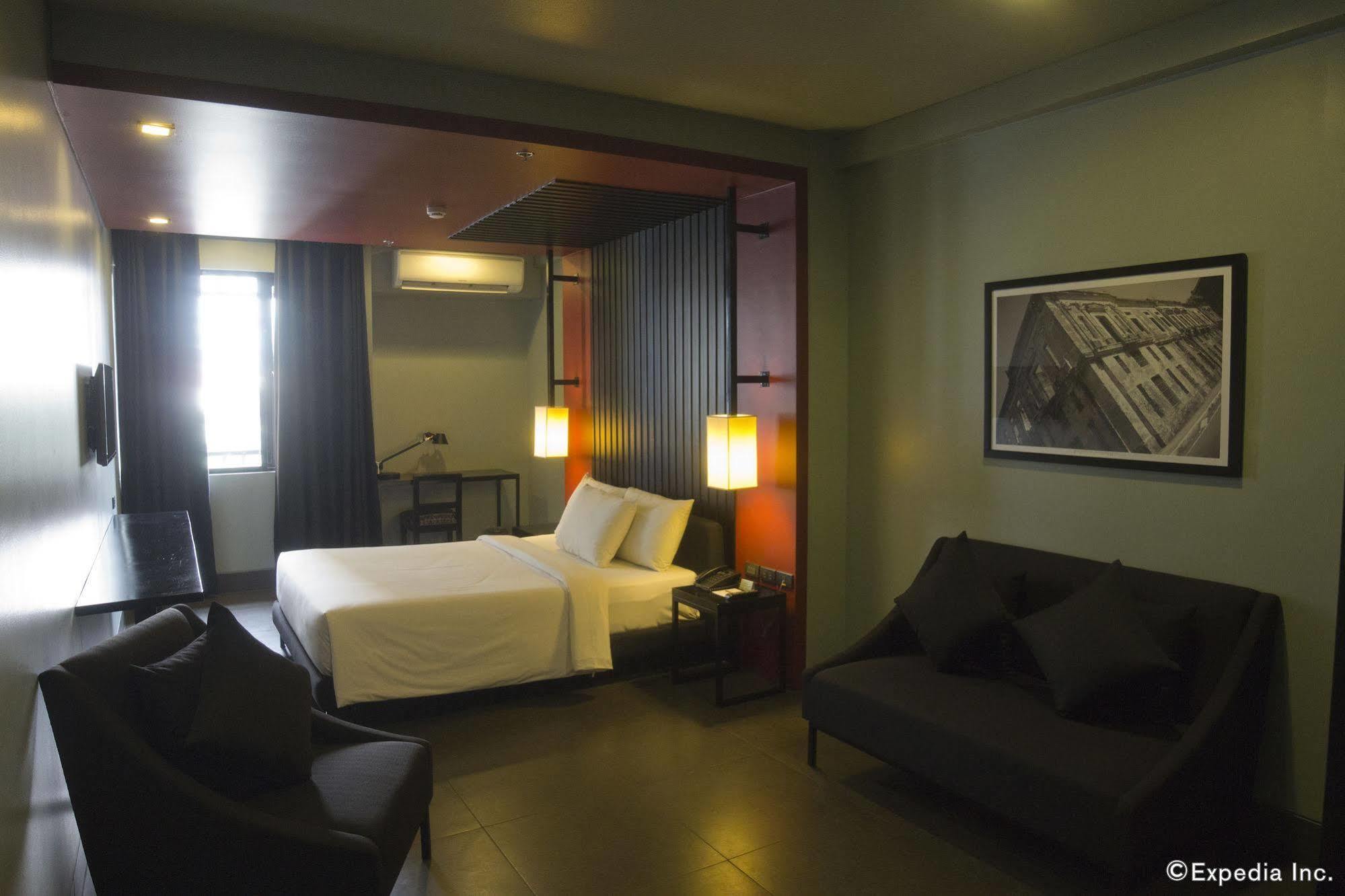Amelie Hotel Manila Exterior photo