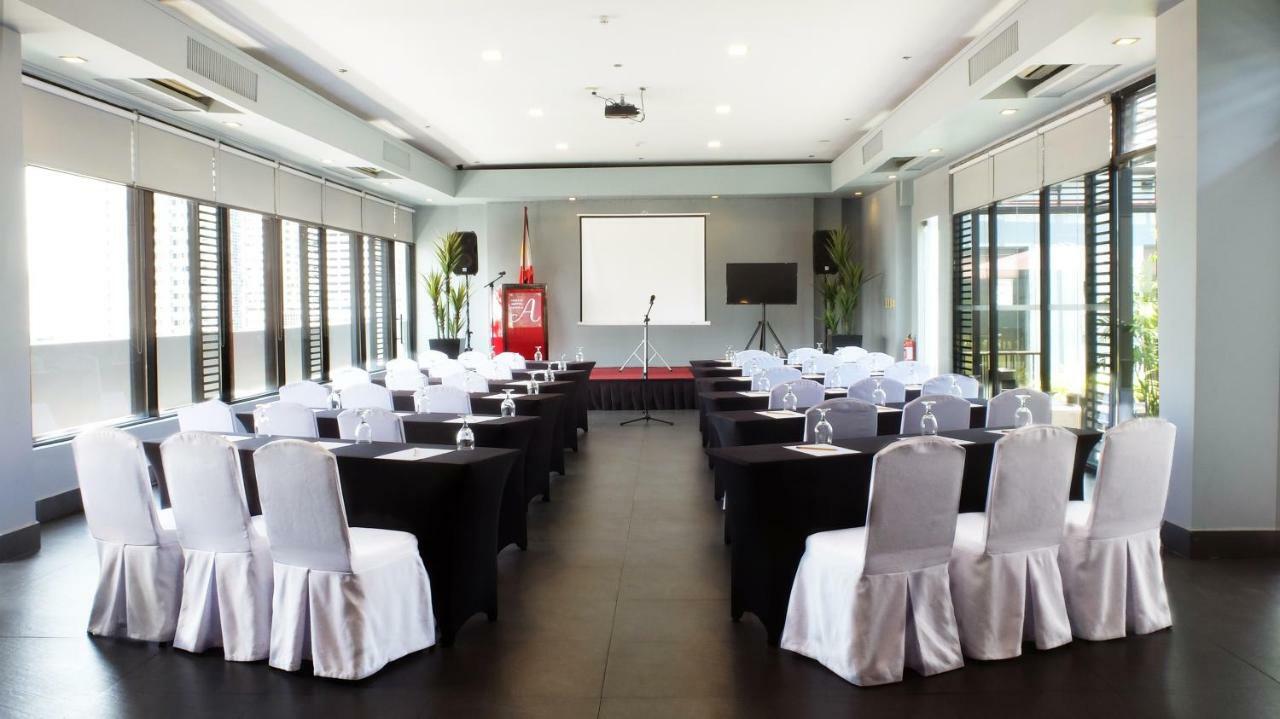 Amelie Hotel Manila Exterior photo